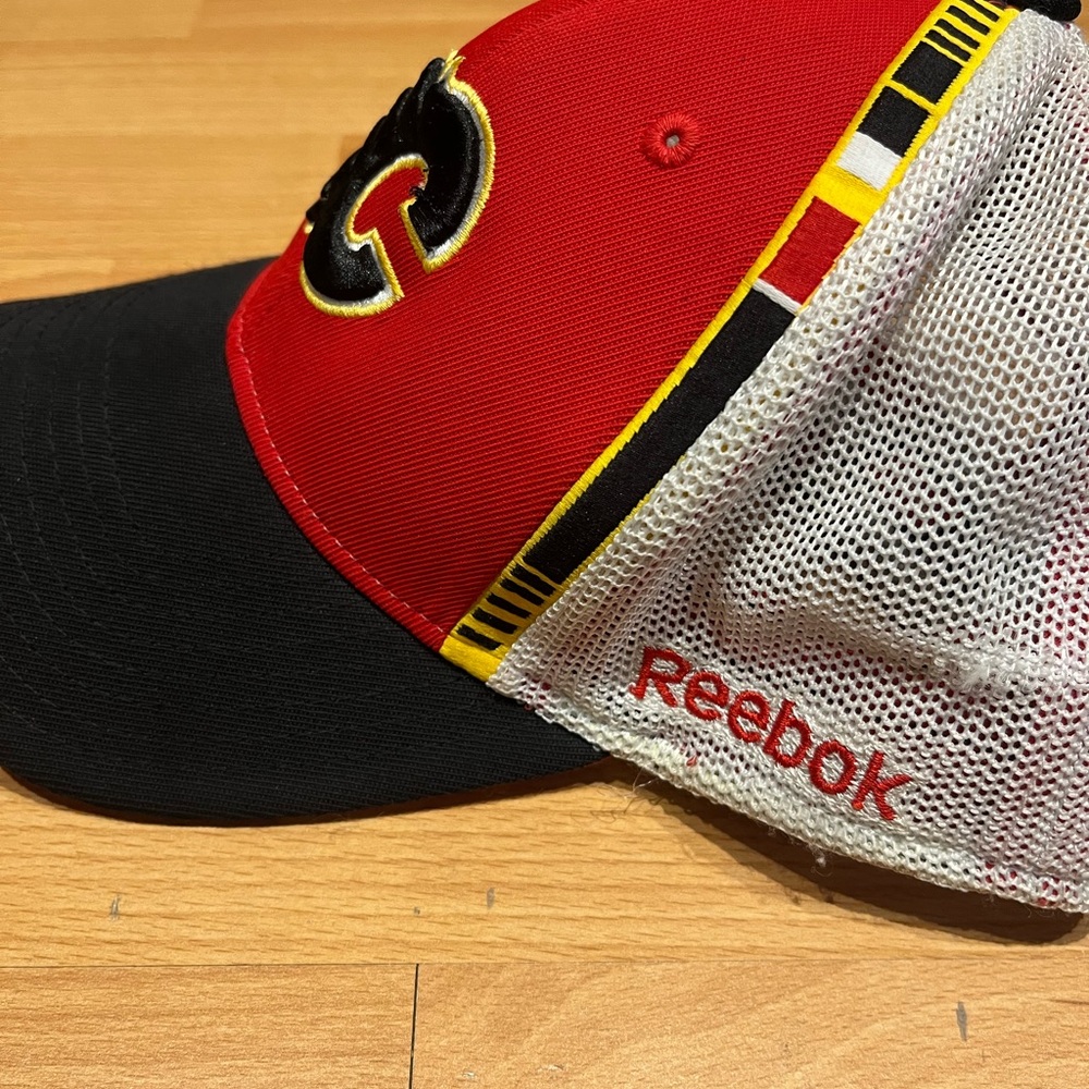 Calgary flames baseball hat - Picture 3 of 4